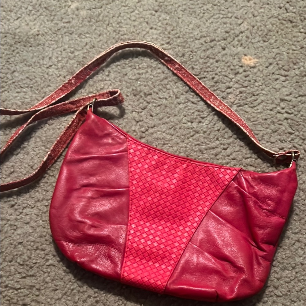 Vintage Red Crossbody Bag with Textured Design